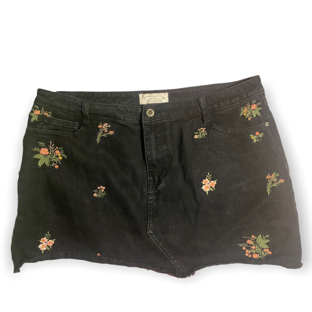 Floral Embroidered Mini Black Skirt